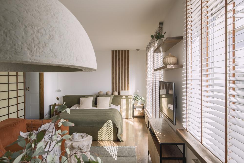 Amenajarea dormitorului: Ghidul complet pentru un spatiu de relaxare si odihna in functie de dimensiune si stil 23 design dormitor spatios 2234428113