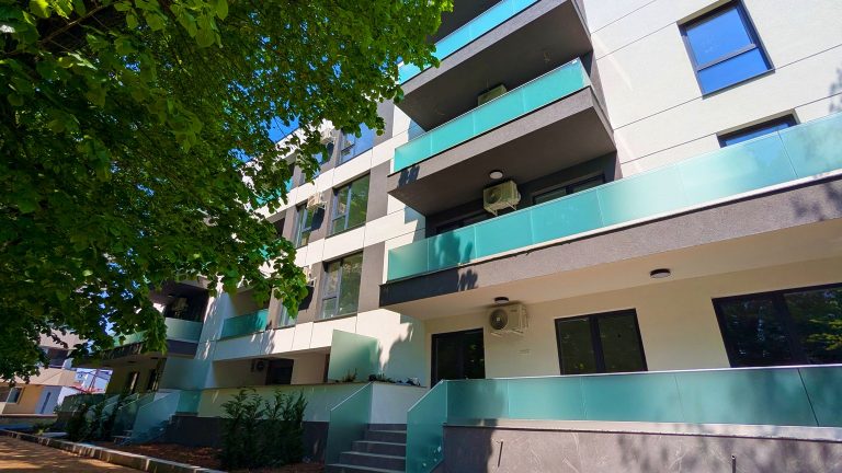 Apartament nou cu terasa si curte privata, disponibil imediat – Metrou Eroii Revolutiei