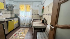 Apartament spatios cu 3 camere, mobilat si utilat complet, zona Grand Arena Mall, Sector 4