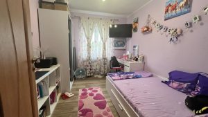 Apartament spatios cu 3 camere, mobilat si utilat complet, zona Grand Arena Mall, Sector 4