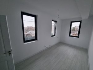 Casa spatioasa cu 5 camere si acces rapid la metrou, zona Aparatorii Patriei, Sectorul 4