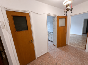 Apartament spatios cu 3 camere, etaj intermediar, zona Emil Racovita, Sectorul 4