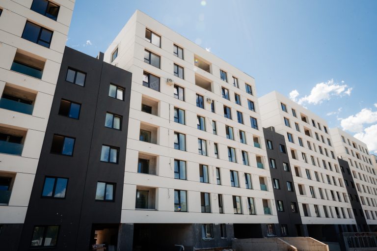 Apartament cu 4 camere, decomandat, 93.85 mp, zona excelenta – Grand Arena Mall